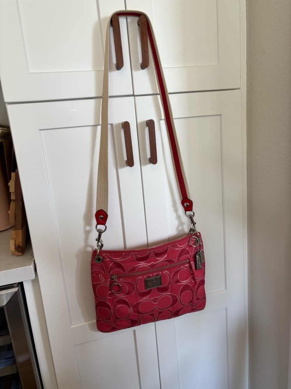 Vintage Coach Poppy Pink Signature-Pattern Crossbody Bag like new